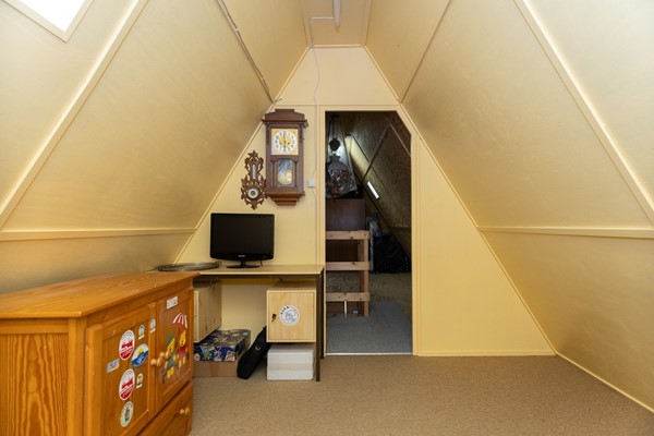 Te koop: Fantastisch vrijstaand woonhuis met 4 slaapkamers én mogelijkheid tot ruime garage!
 Zolder 2.jpg